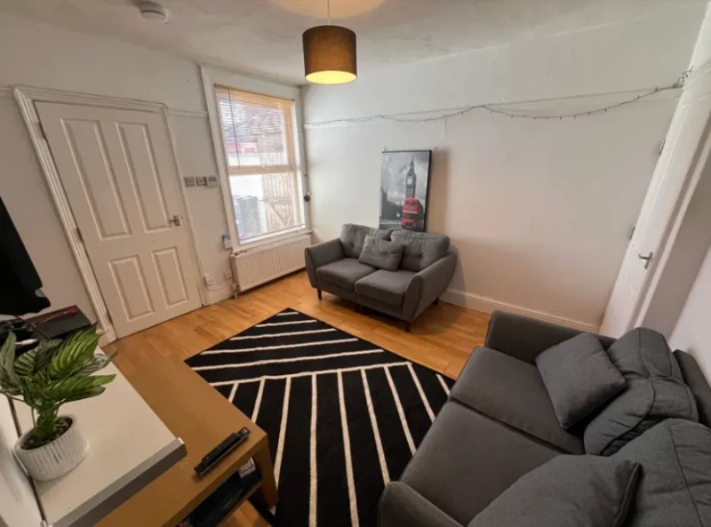 St Nicholas Street, Bills Inclusive - 4 Bedroom, 1 Bathroom - Thumbnail 5